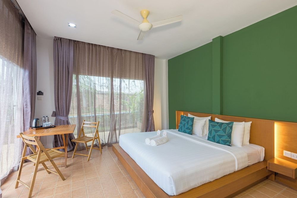 Blue Palm Kata Resort Deluxe Bungalow, Garden View 4