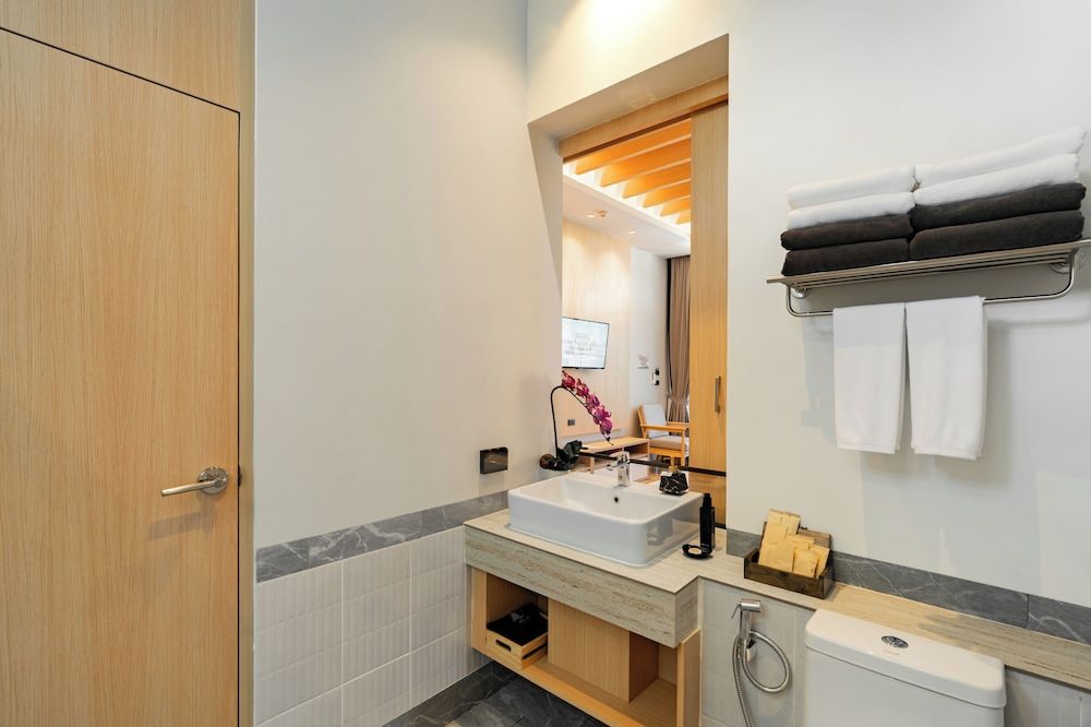 A.Z. Sunrise Resort & Fitness Club Deluxe Twin Room 7