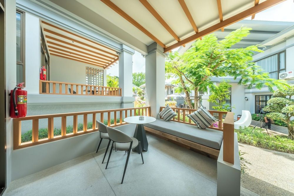 A.Z. Sunrise Resort & Fitness Club Deluxe Double Room 10