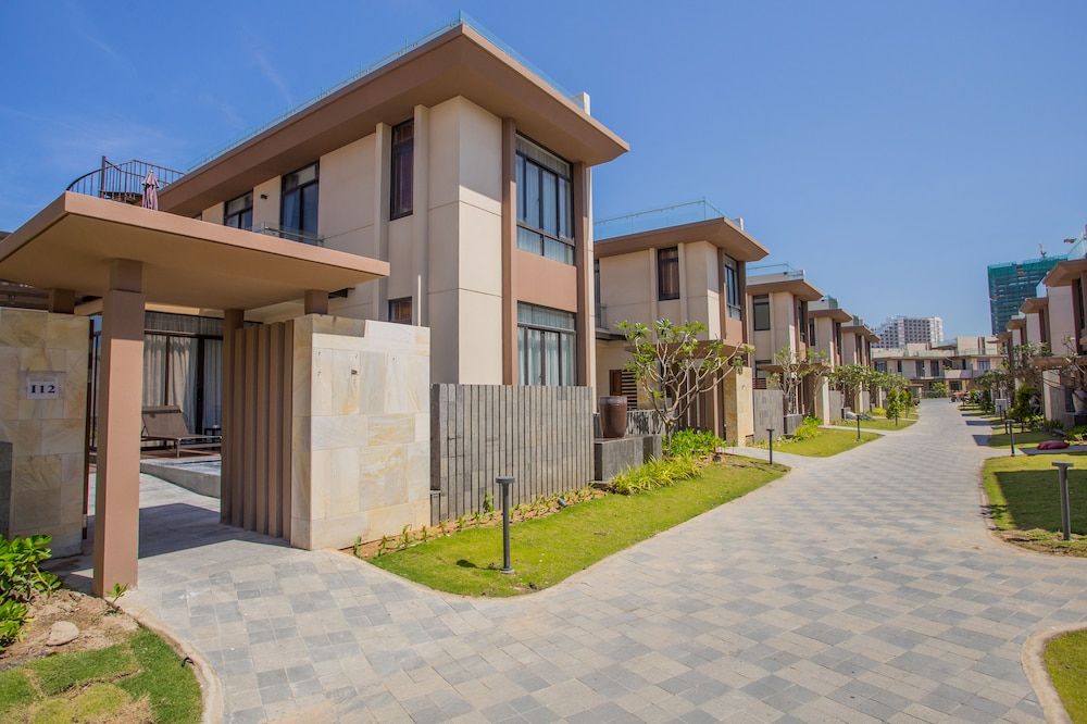 Grand Villa