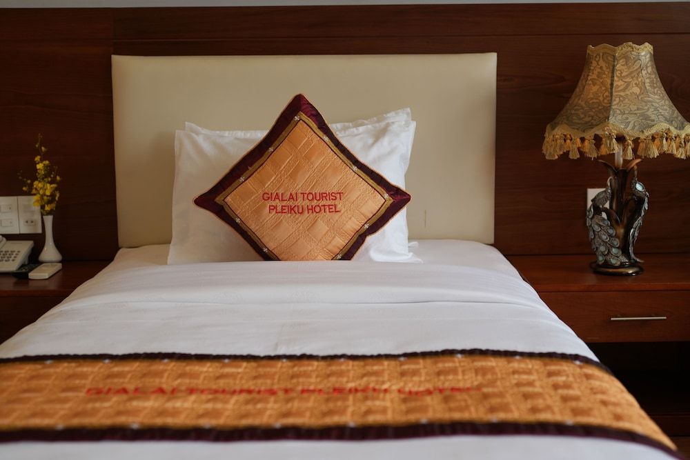 Pleiku Hotel by Gia Lai Tourist Deluxe Twin Room 9
