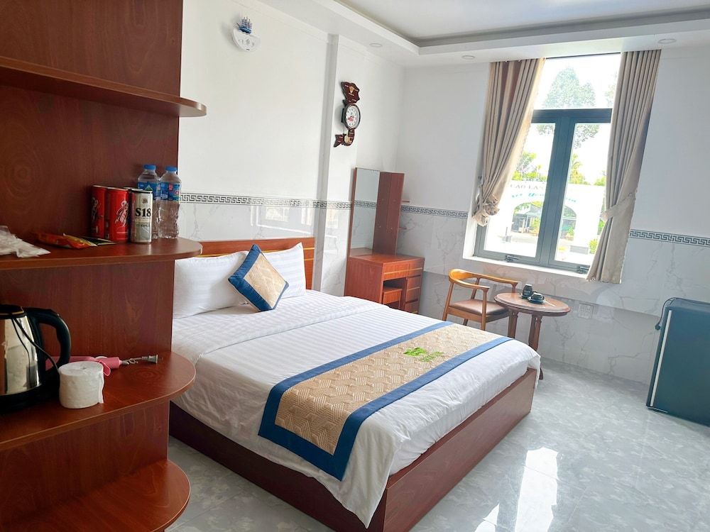 Cao Lanh Hotel Basic Single Room, 1 Bedroom, Refrigerator, Pool View 4
