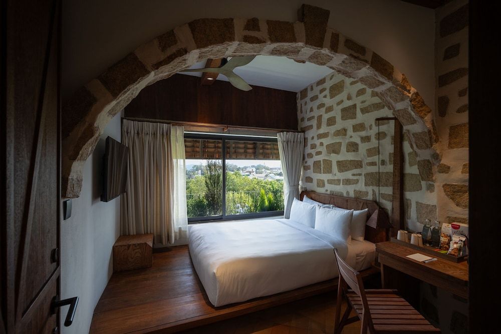 Mùa Dalat Wellness Hotel Deluxe Double Room, 1 Queen Bed, Bathtub, City View 6