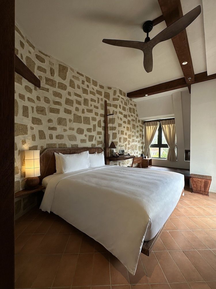 Mùa Dalat Wellness Hotel Signature Double Room, 1 King Bed, Bathtub, City View 3