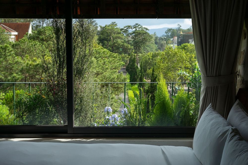 Mùa Dalat Wellness Hotel Deluxe Double Room, 1 Queen Bed, Bathtub, City View 7