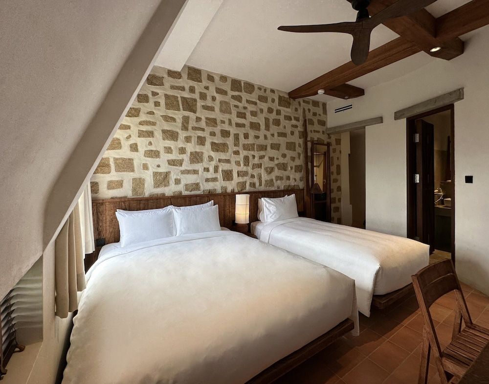 Mùa Dalat Wellness Hotel Design Triple Room, Multiple Beds, Bathtub, Garden View 3