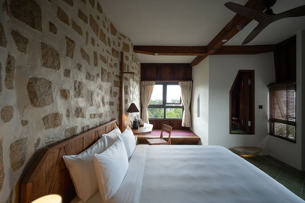 Mùa Dalat Wellness Hotel Signature Double Room, 1 King Bed, Bathtub, City View 4