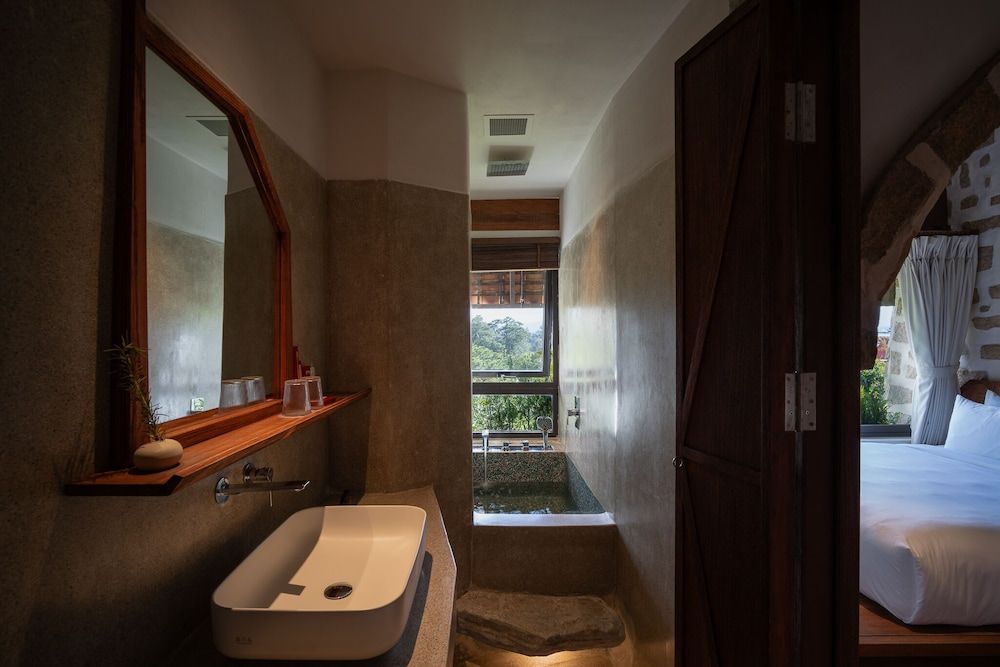 Mùa Dalat Wellness Hotel Deluxe Double Room, 1 Queen Bed, Bathtub, City View 8