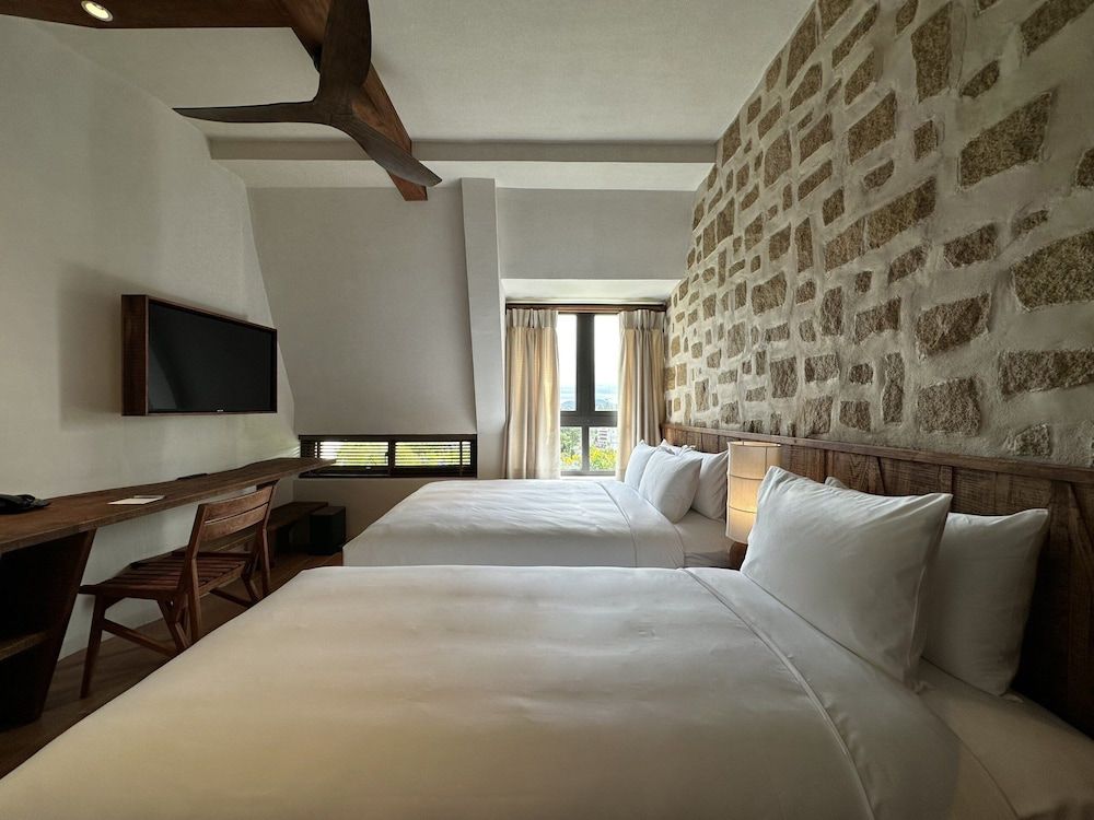 Mùa Dalat Wellness Hotel Design Triple Room, Multiple Beds, Bathtub, Garden View 2