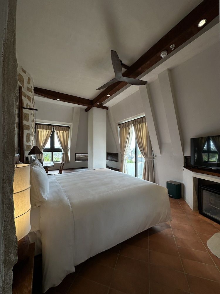 Mùa Dalat Wellness Hotel Signature Double Room, 1 King Bed, Bathtub, City View 2