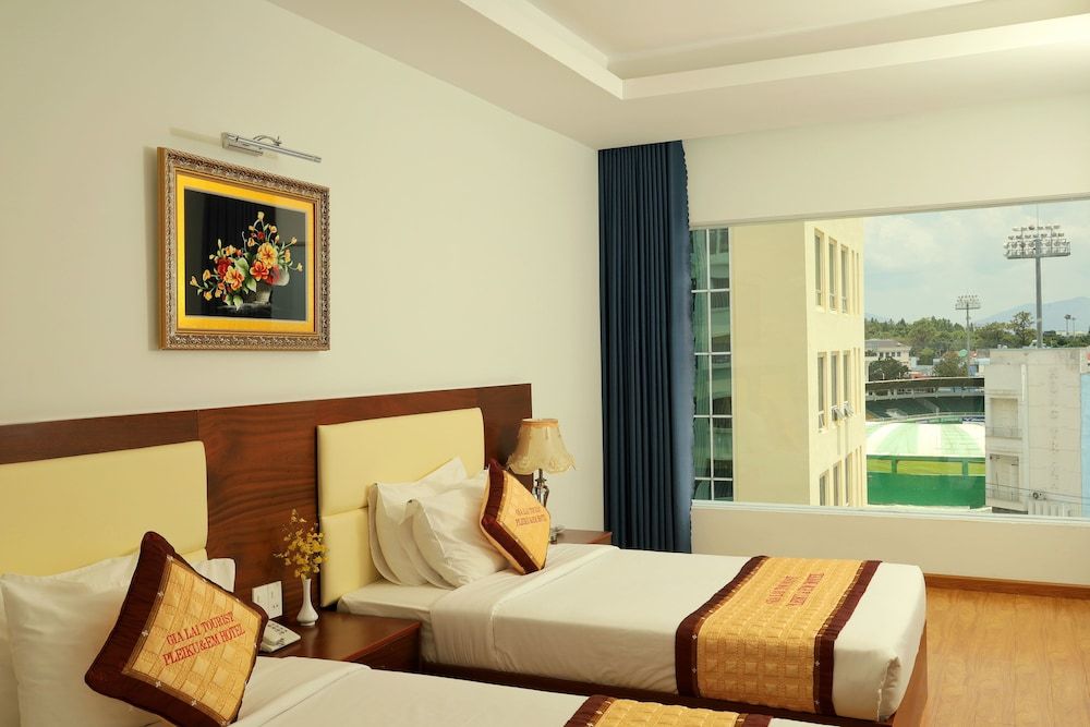 Pleiku & Em Hotel by Gia Lai Tourist Deluxe Triple Room 8