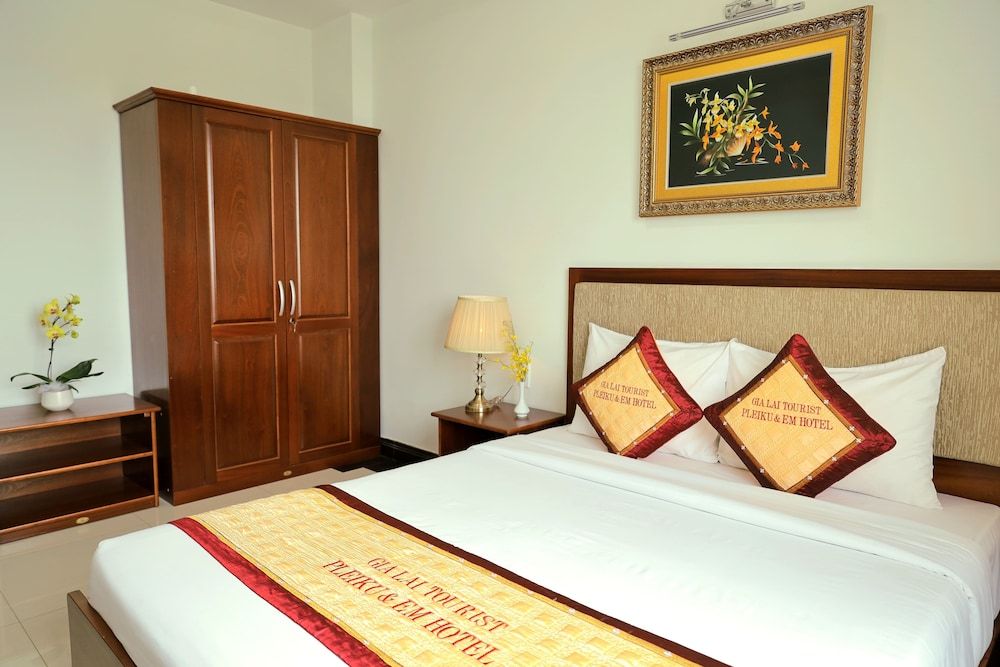 Pleiku & Em Hotel by Gia Lai Tourist Superior Double Room 3