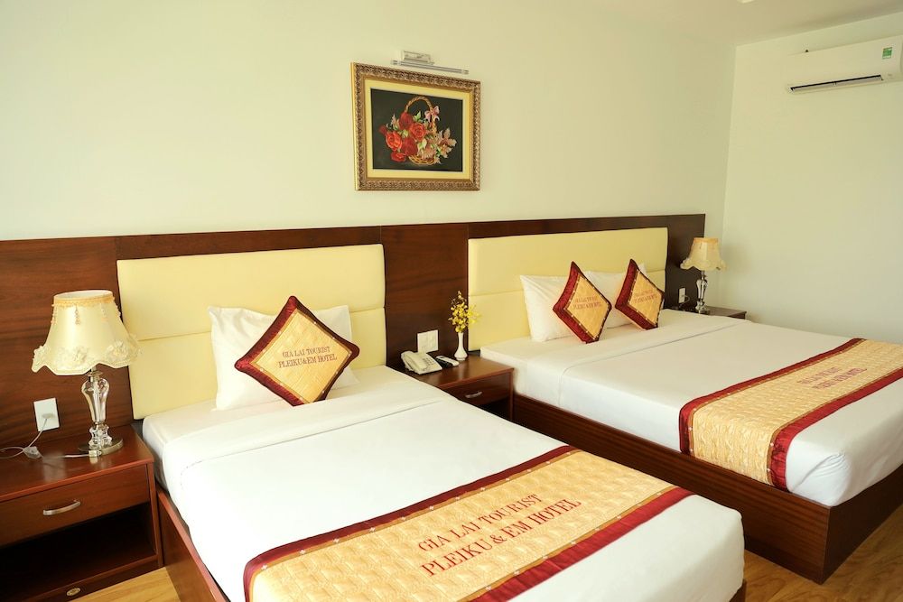Pleiku & Em Hotel by Gia Lai Tourist Deluxe Triple Room 7