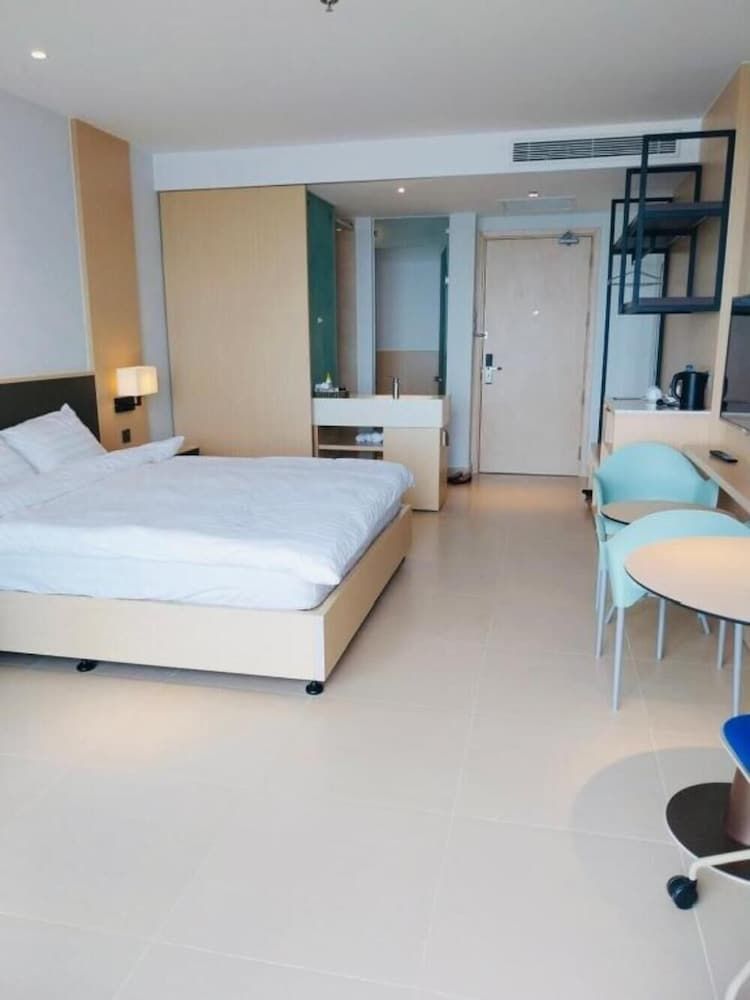 Cam Ranh Beach Resort near The Airport Premier Room, Beach View 6