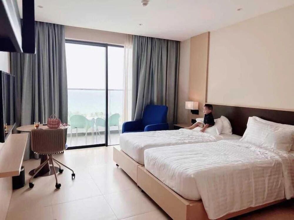 Cam Ranh Beach Resort near The Airport Deluxe Double Room, Ocean View 5