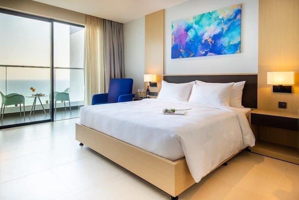 Cam Ranh Beach Resort near The Airport Premier Room, Beach View 12
