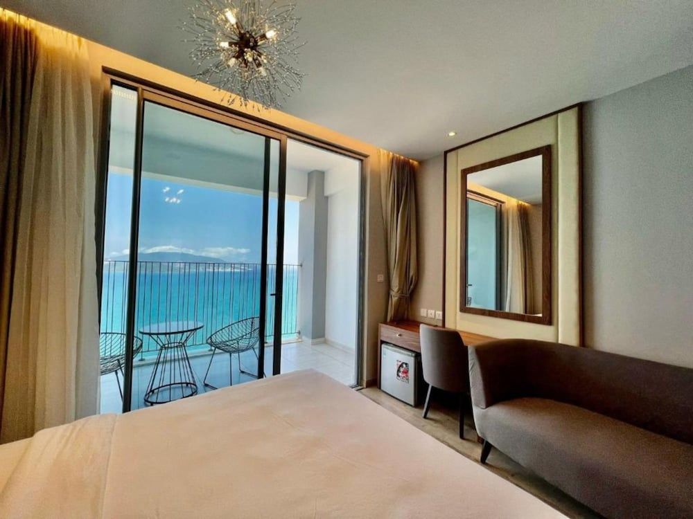 Capital Panorama Apartment Family Studio, Sea View 6