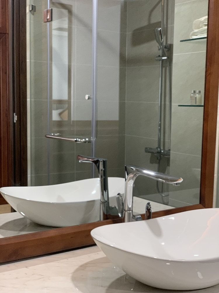 BO BIEN VANG HOTEL Deluxe Double Room, 1 King Bed, Hill View 24