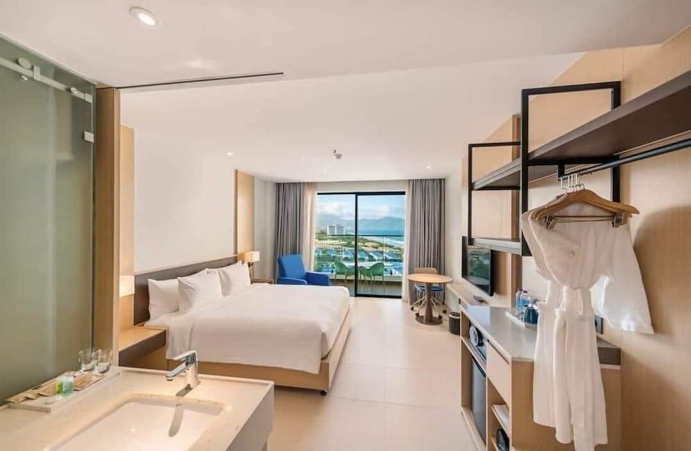 Cam Ranh Beach Resort Nha Trang Deluxe Double Room, Ocean View 2