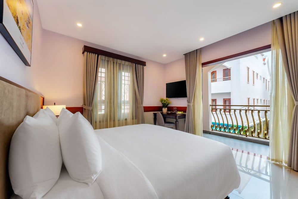 Ong Tam Villa Superior Double Room 2