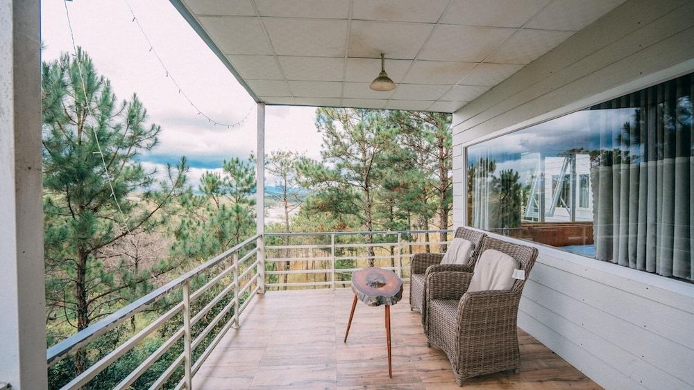 Kim Ngan Hills Resort Deluxe Bungalow 6