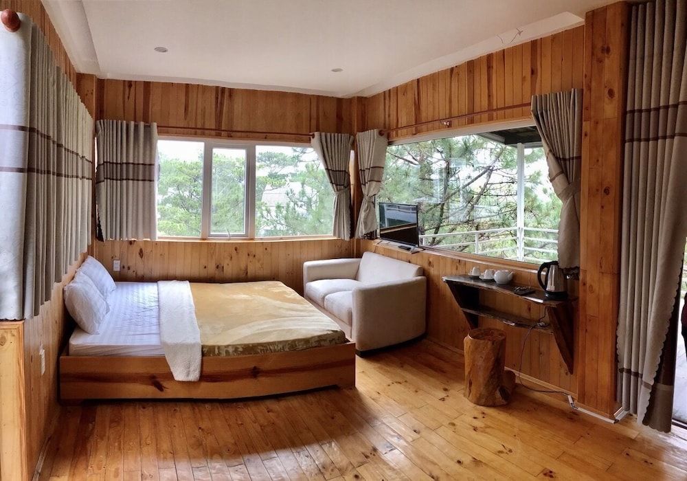 Kim Ngan Hills Resort Deluxe Bungalow 2