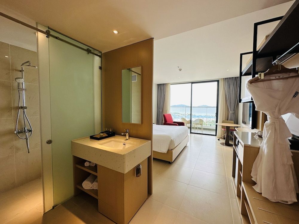 Seaview Cam Ranh Premier Double Room, Ocean View 7