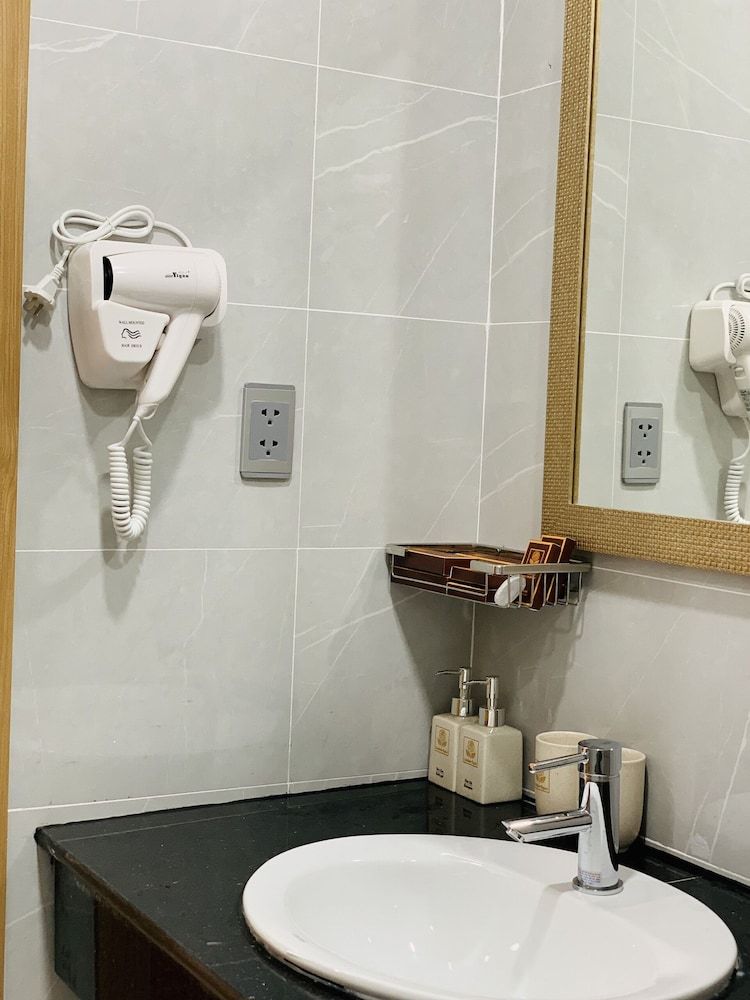 Golden Rose Hotel Con Dao Family Quadruple Room 6