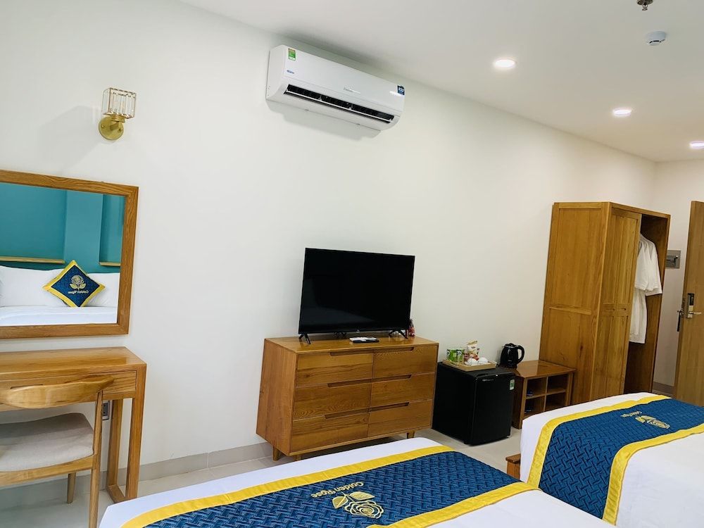 Golden Rose Hotel Con Dao Family Quadruple Room 4