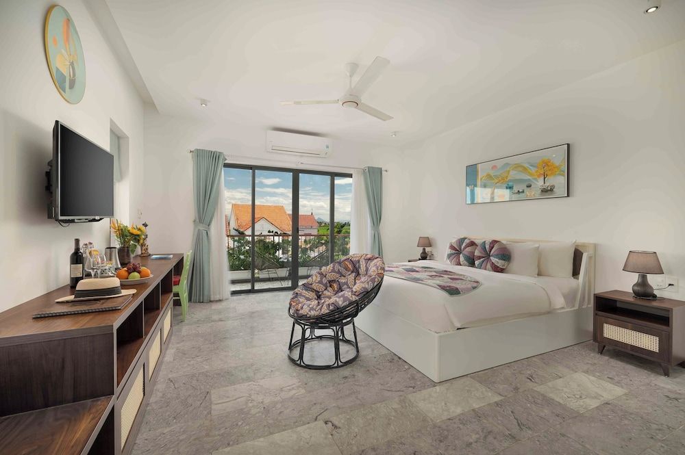 Superior Double Balcony Garden View