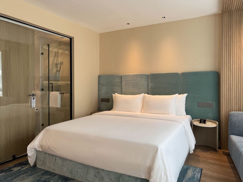 Laya Suites & Residences Standard Double Room 2