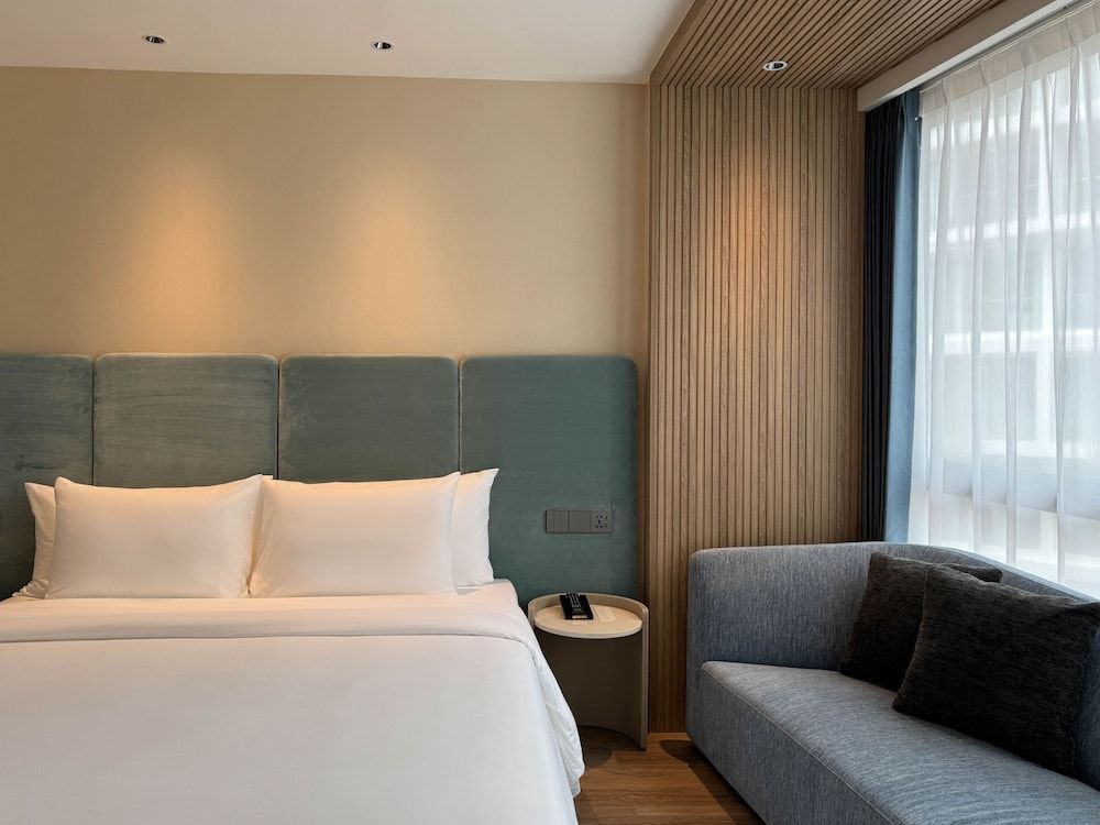 Laya Suites & Residences Standard Double Room