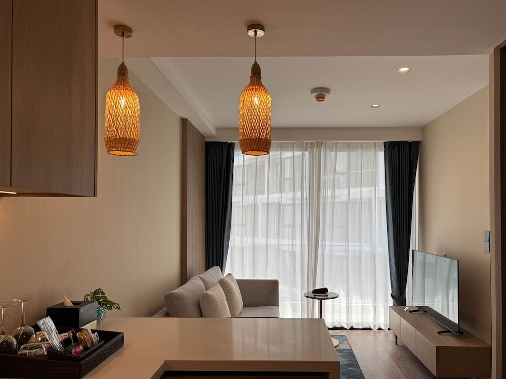 Laya Suites & Residences Junior Suite, Balcony 5