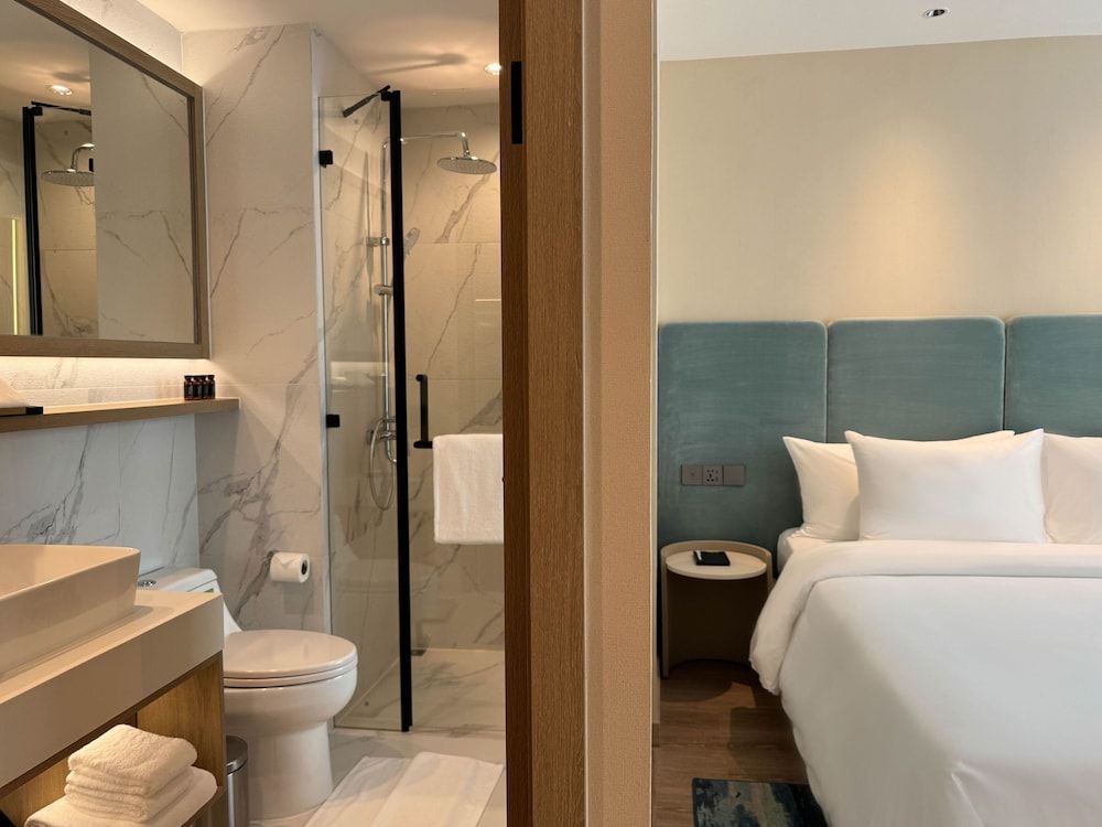 Laya Suites & Residences Standard Double Room 3