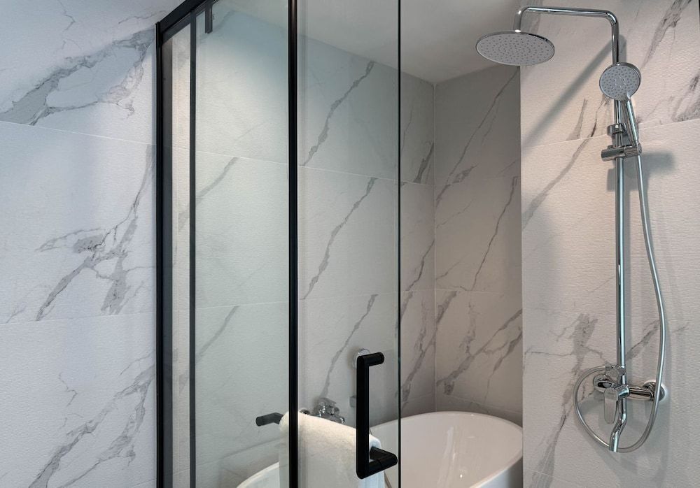 Laya Suites & Residences Junior Suite, Balcony 2