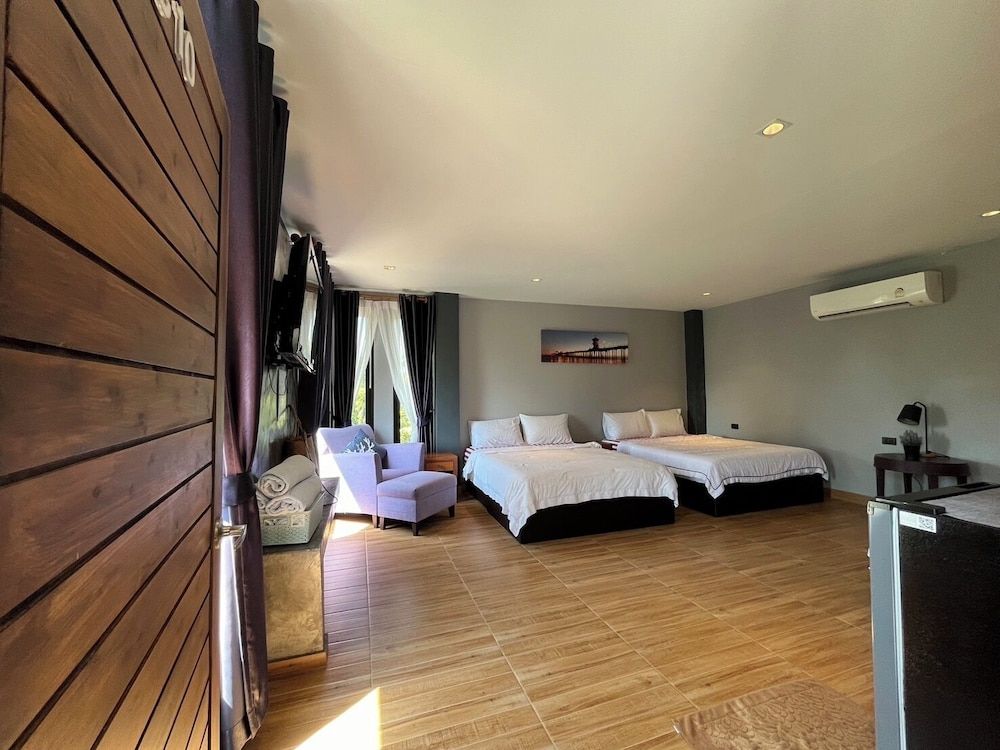 Tharadol Beach Resort Family Room (New Building) 2