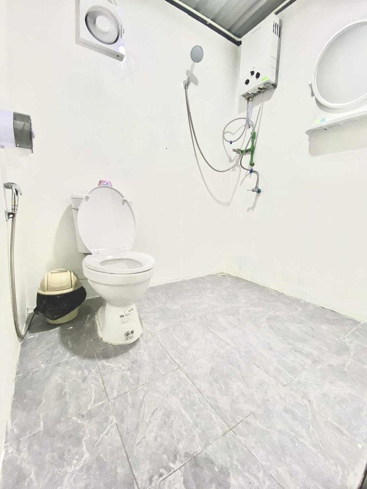 Phuthara klangdong Basic House, Lanai, River View 6