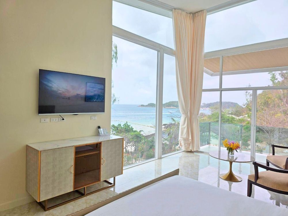 Ta Yai Beach Resort Deluxe Double Room, Sea View 7
