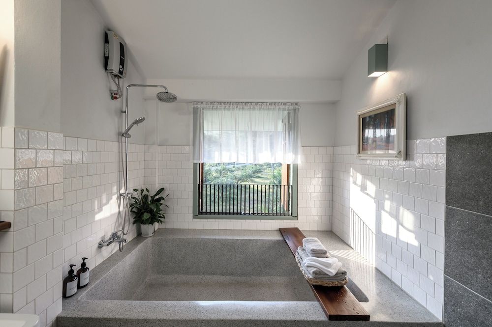 Villa Pateh Deluxe Double Room, Garden View 4