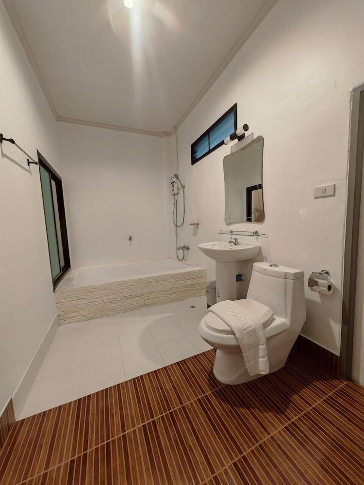 Kenikar Raintree Residence Hotel Deluxe Double or Twin Room, Courtyard View 5