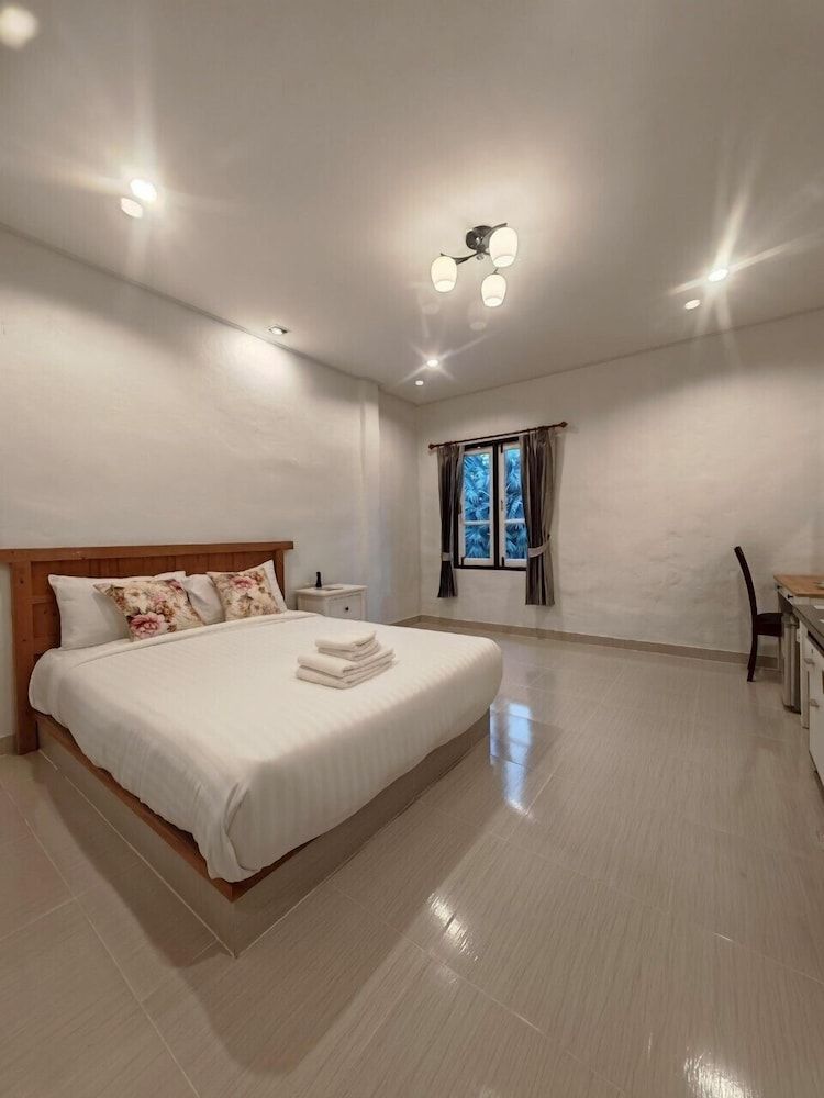 Kenikar Raintree Residence Hotel Superior Apartment