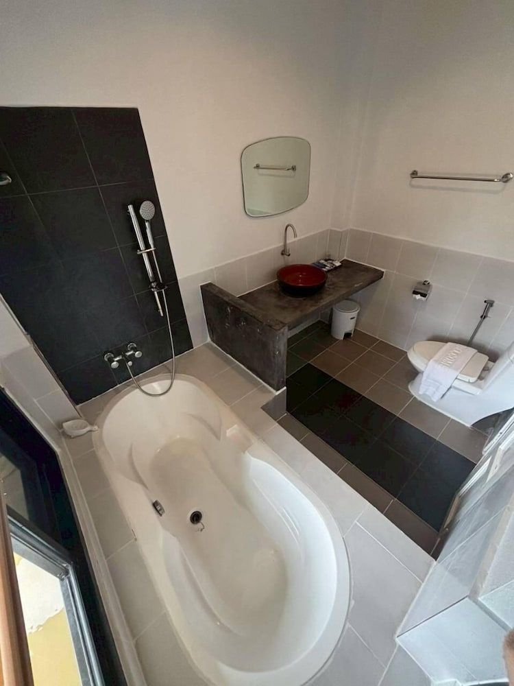 Kenikar Raintree Residence Hotel Premium Room, 1 Double Bed, Lake View, Lakeside 3