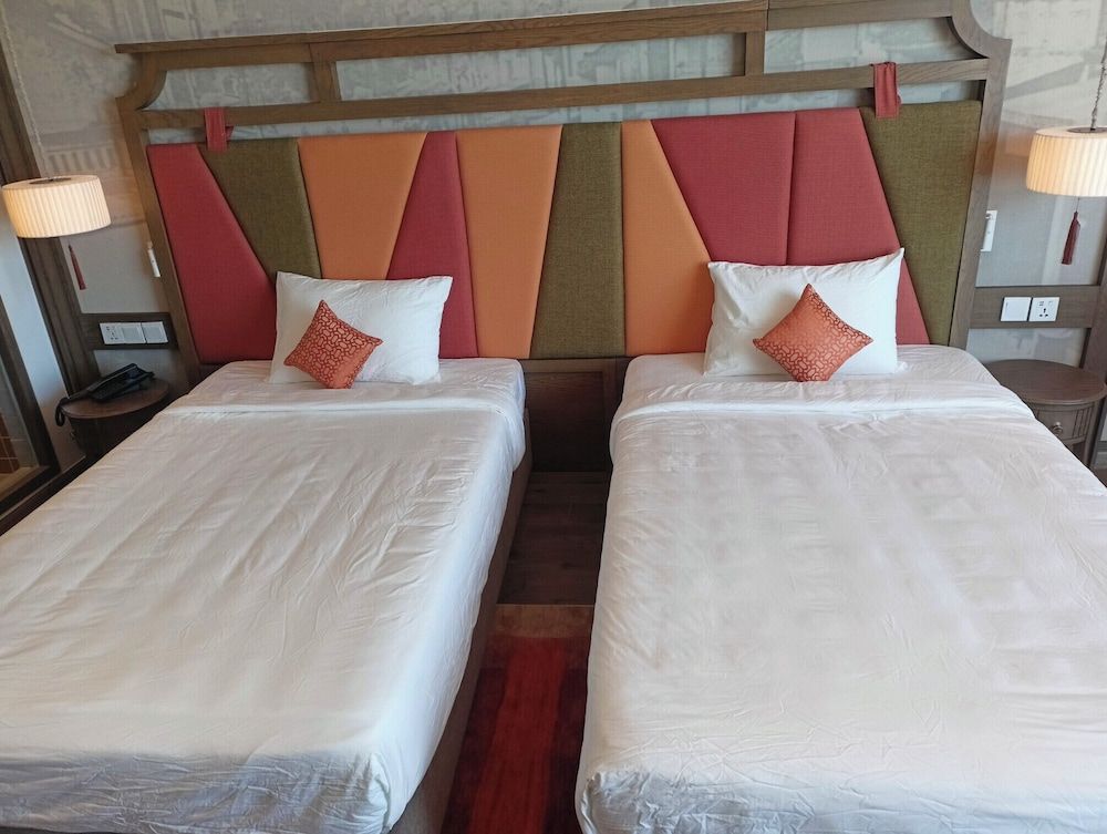Deluxe Twin Room, 1 King Bed, Sea View
