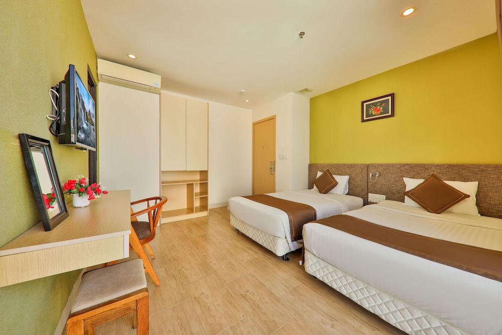 Senior Twin Room, City View