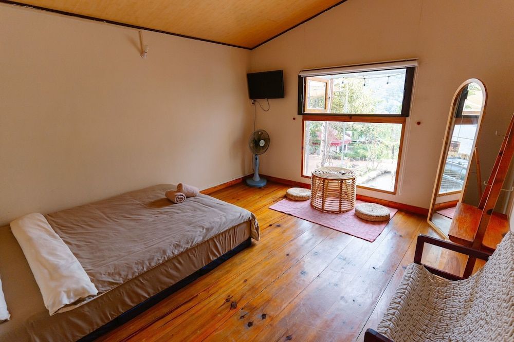 Family Room, Mountain View