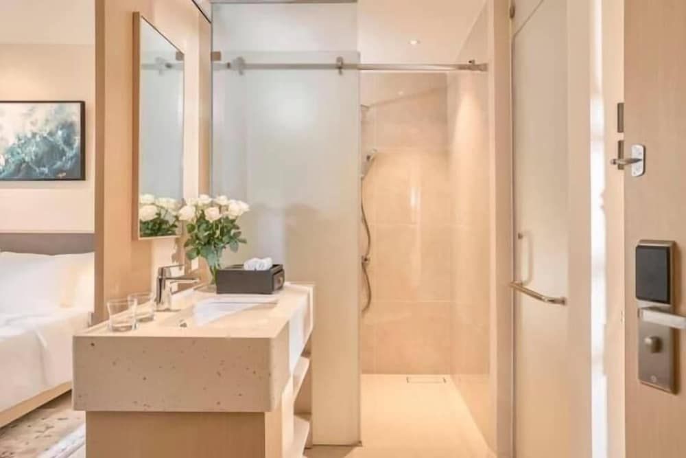 Arena Cam Ranh Beachfront Condotel Deluxe Triple Room, Balcony, Partial Sea View 4