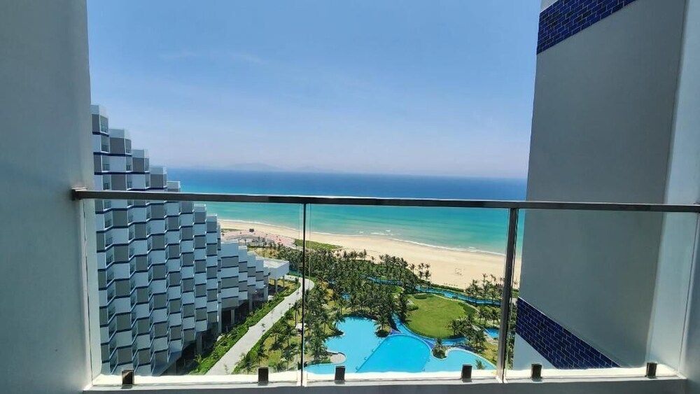 Arena Cam Ranh Beachfront Condotel Deluxe Triple Room, Balcony, Partial Sea View 3