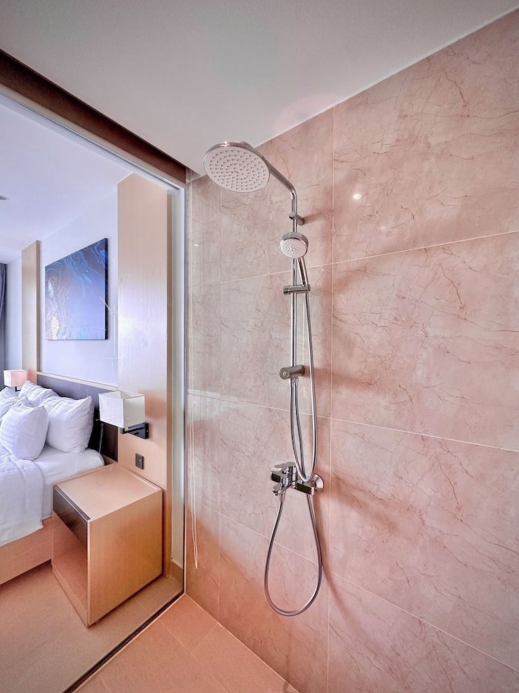 Hammi Seaview Premier Double or Twin Room, Beach View 5