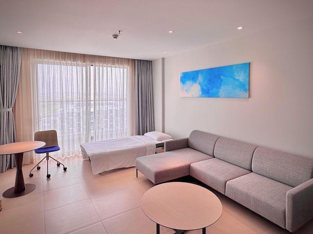 Hammi Seaview Family Studio Suite, Partial Ocean View 7