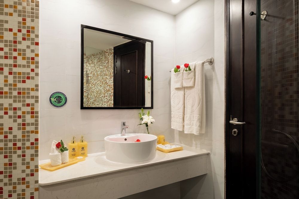 Sandals Lily Hotel Luxury Suite, 1 Queen Bed 5